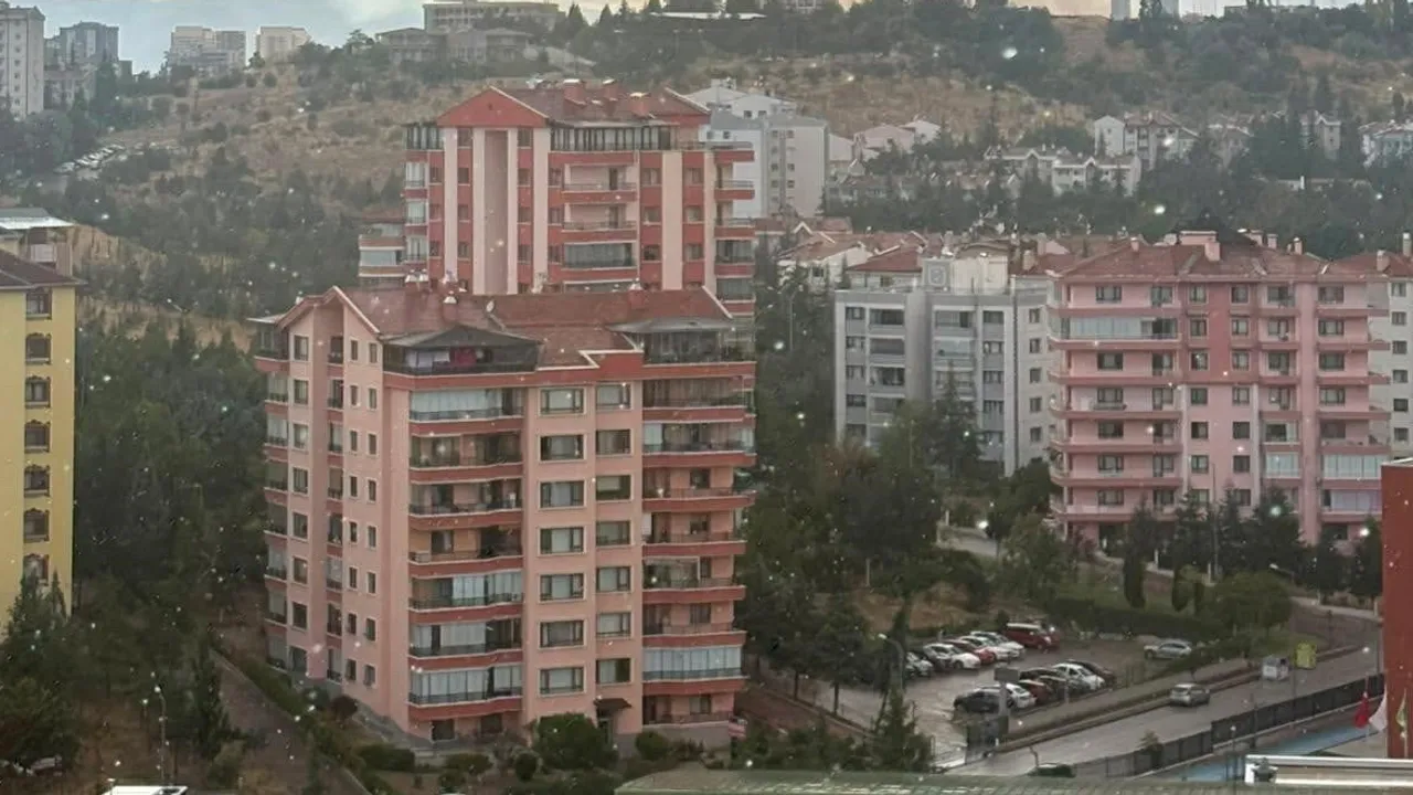 Etimesgut'ta alevler otluk alana yayıldı; müdahale devam ediyor