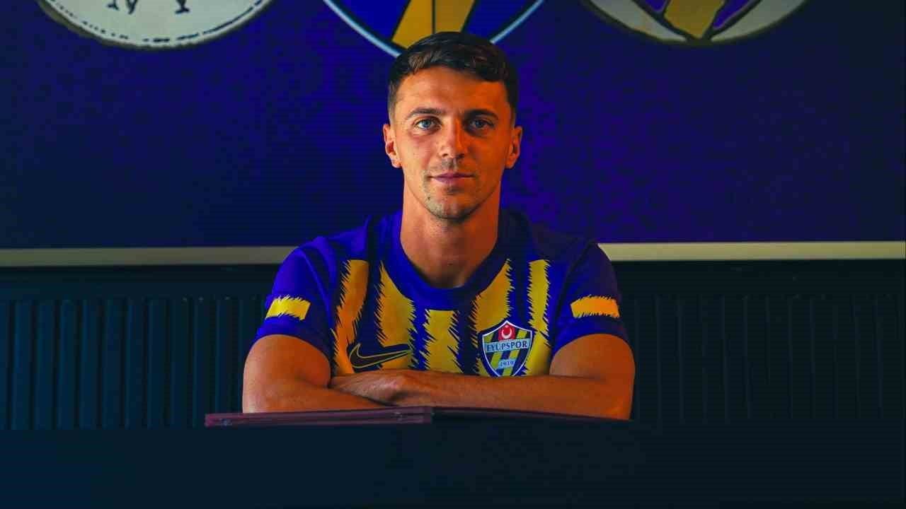 Eyüpspor'a Sampdoria çıkışlı transfer: Simone Giordano eflatun-sarıda