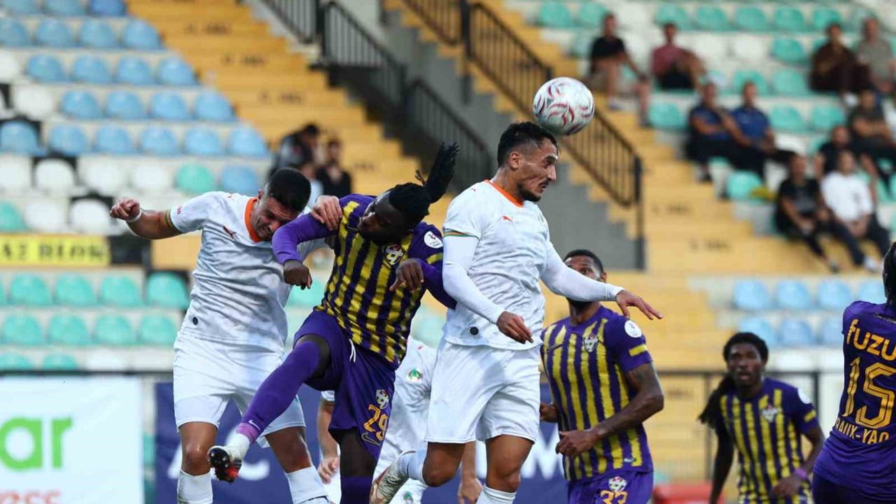 Eyüpspor ile Alanyaspor'da ilk yarı 1-1 berabere kaldı