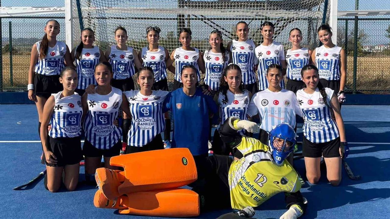 Farklı kulüpler tek takım oldu: Muğla u17 kız hokeyte Türkiye beşincisi