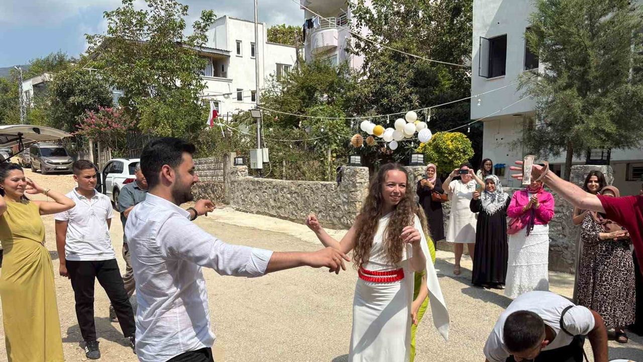 Farklı mutfakların tatlı köprüsü: baklavayla başlayan evlilik