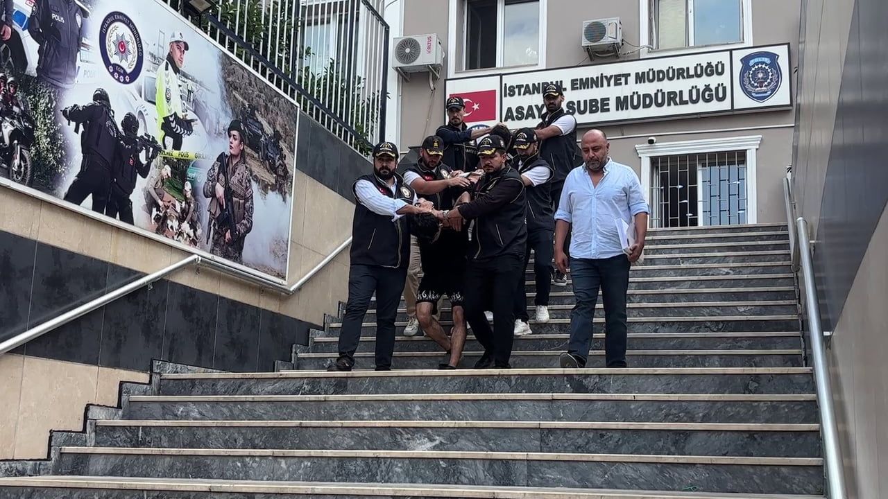 Fatih'te bıçaklı kavgada hayatını kaybeden genç: 8 şüpheli adliyeye sevk edildi