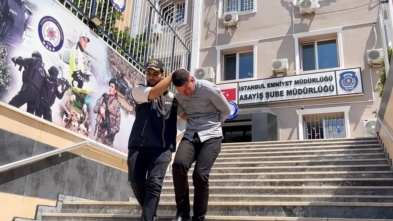 Fatih'te Gazi Atik Ali Paşa Camii'nde namaz sırasında 450 bin liralık çanta çalındı, şüpheli tutuklandı
