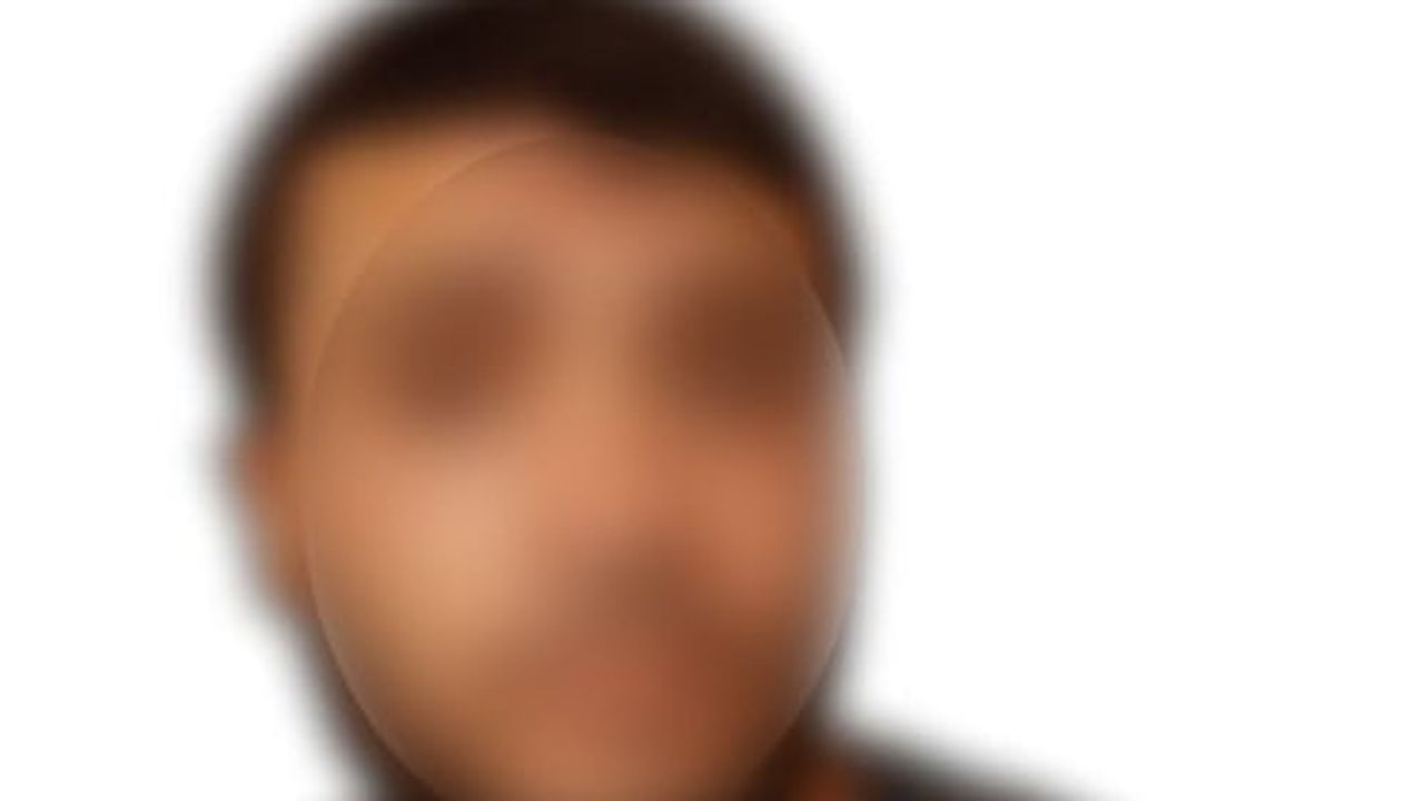 Fatih'te tarihi mezar taşlarına zarar veren kişi gözaltında