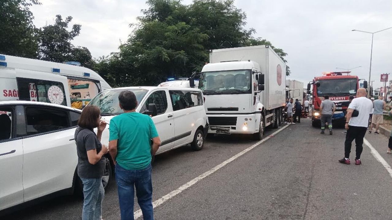 Fatsa'da kutlukent kavşağında zincirleme çarpışma: dört yaralı