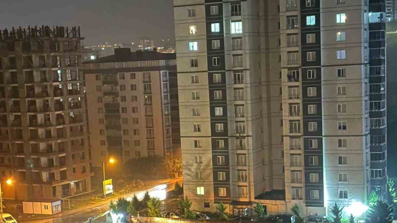 Fatsa'da sağanak yolları göle çevirdi