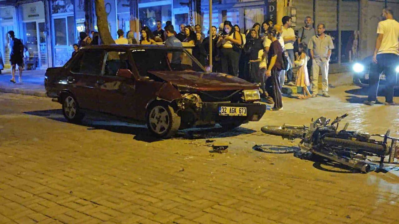 Faytonu sollama manevrası kaza ile sonuçlandı: 16 yaşındaki motosiklet sürücüsü ağır yaralandı