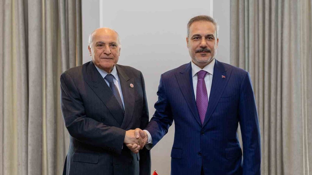 Fidan Amman'da Cezayirli bakan Attaf ile görüştü