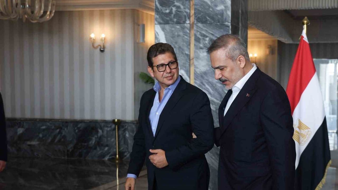 Fidan'ın Mısır ziyareti: istihbarat başkanı Reşad ile bölgesel ve küresel gündem değerlendirildi