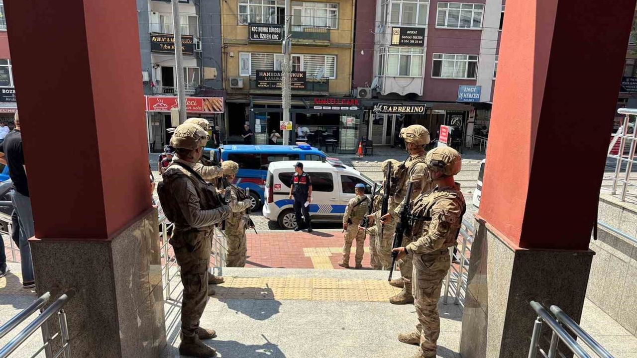 Firari şüpheli Yunanistan’a geçiş girişiminde yakalandı, adliyeye sevk edildi