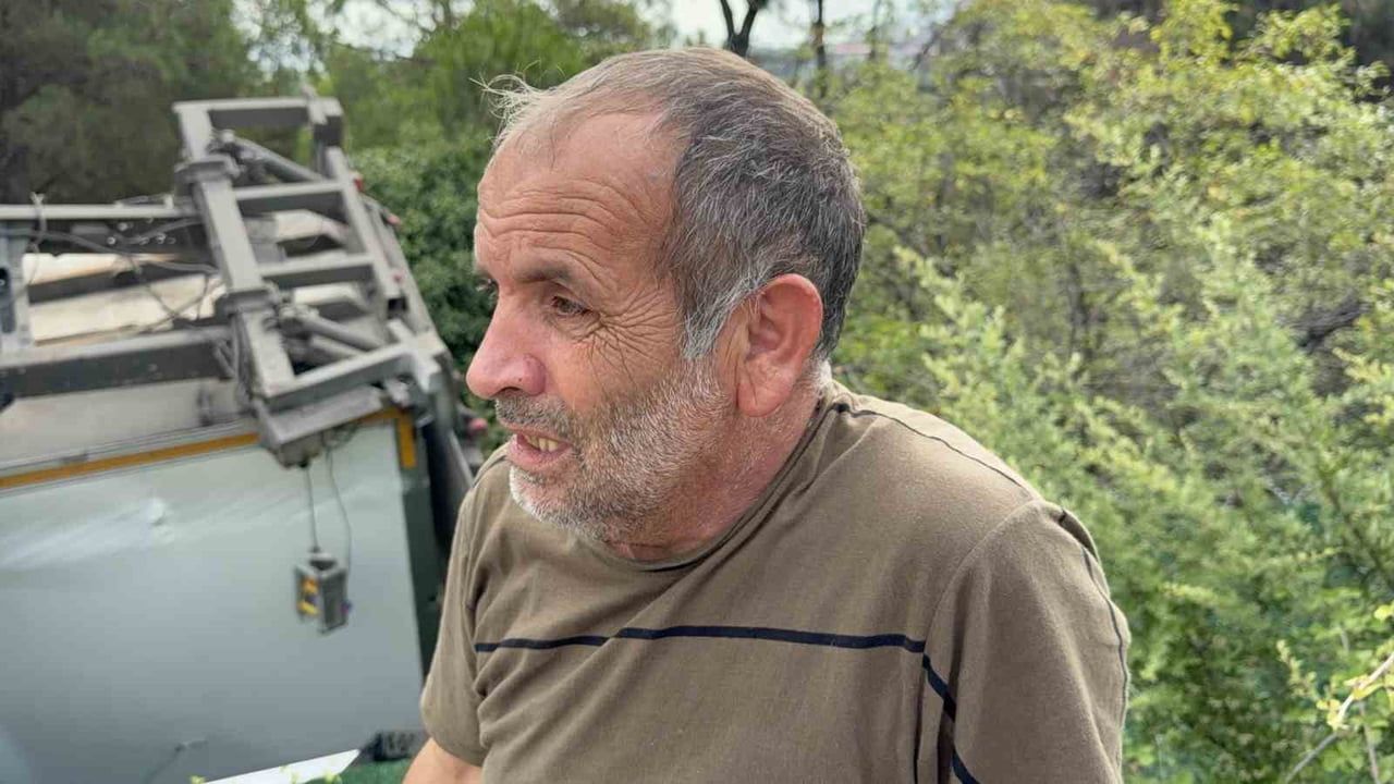 Freni boşalan kamyon veteriner enstitüsü bahçesine devrildi, sürücü emniyet kemeriyle yara almadı
