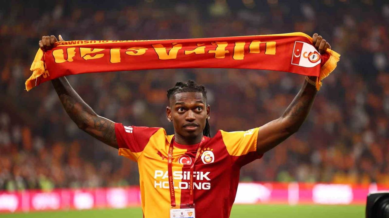 Galatasaray'da yeni transferlerin üçlü coşkusu