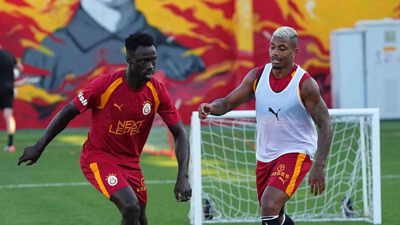 Galatasaray Göztepe hazırlıklarını Kemerburgaz'da sürdürdü