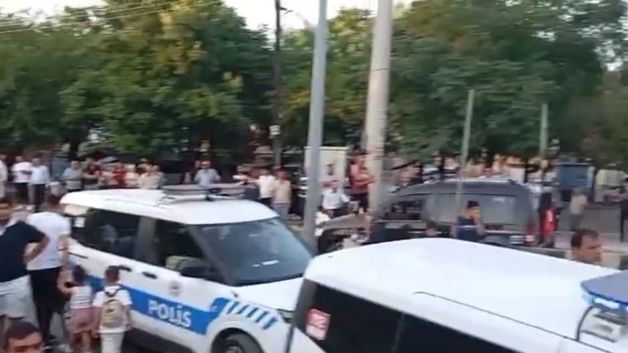 Gaziantep'te karakol önünde öfke: engelli kıza yönelik istismar iddiası 4 şüpheliyi gözaltına getirdi