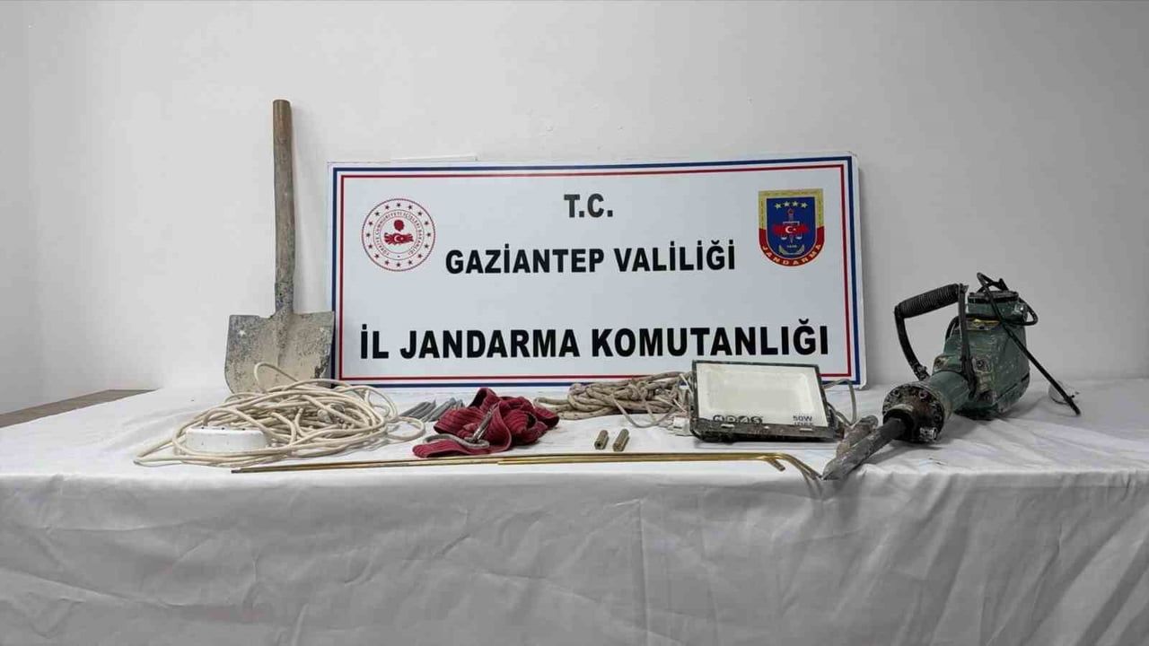 Gaziantep'te 'Salak Milyoner' sahnesi: evin altında metrelerce çukurla suçüstü