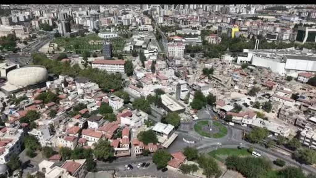 Gaziantep'te yıkımdan geriye kalan 200 yıllık antepevleri yeniden ayağa kalkıyor