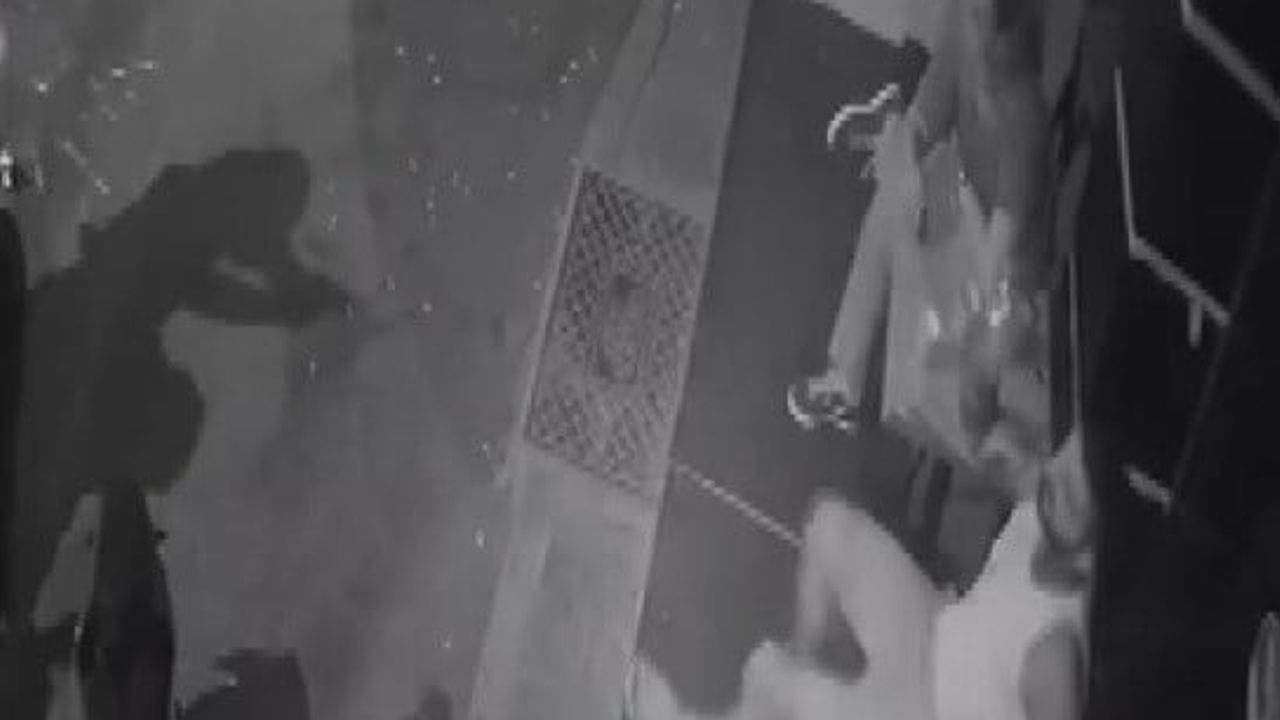 Gaziemir'de 'Doğan' diye sorup yanlışlıkla bacağından vurdular