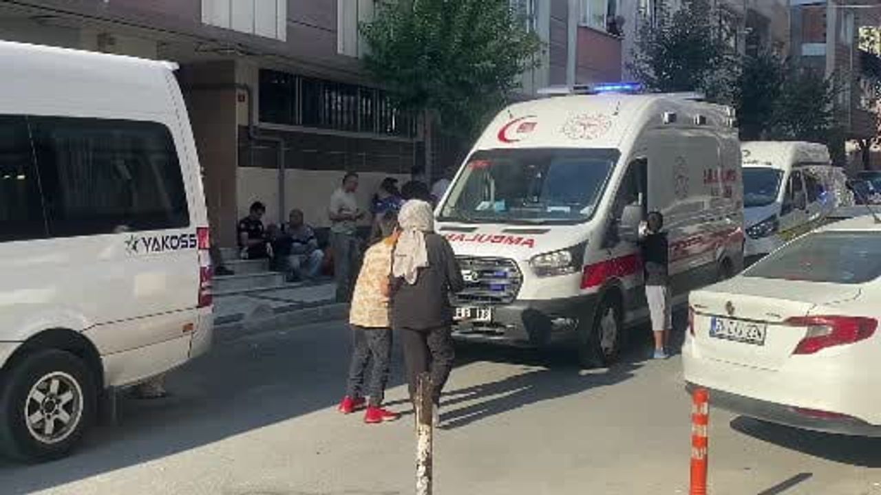Gaziosmanpaşa'da aile tarafından bulunan boğazı kesilmiş kişi için adli süreç başlatıldı
