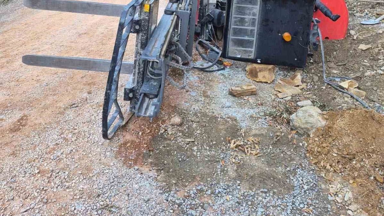Gazipaşa’da çalışmada kaza: devrilen forkliftin altında kalan sürücü hastaneye kaldırıldı