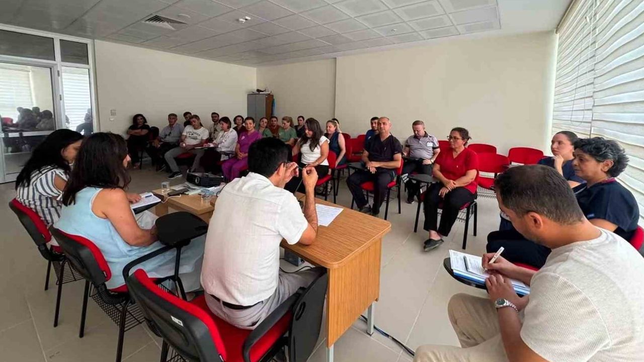 Gazipaşa devlet hastanesinde çalışan memnuniyetine odaklı yeni toplantı