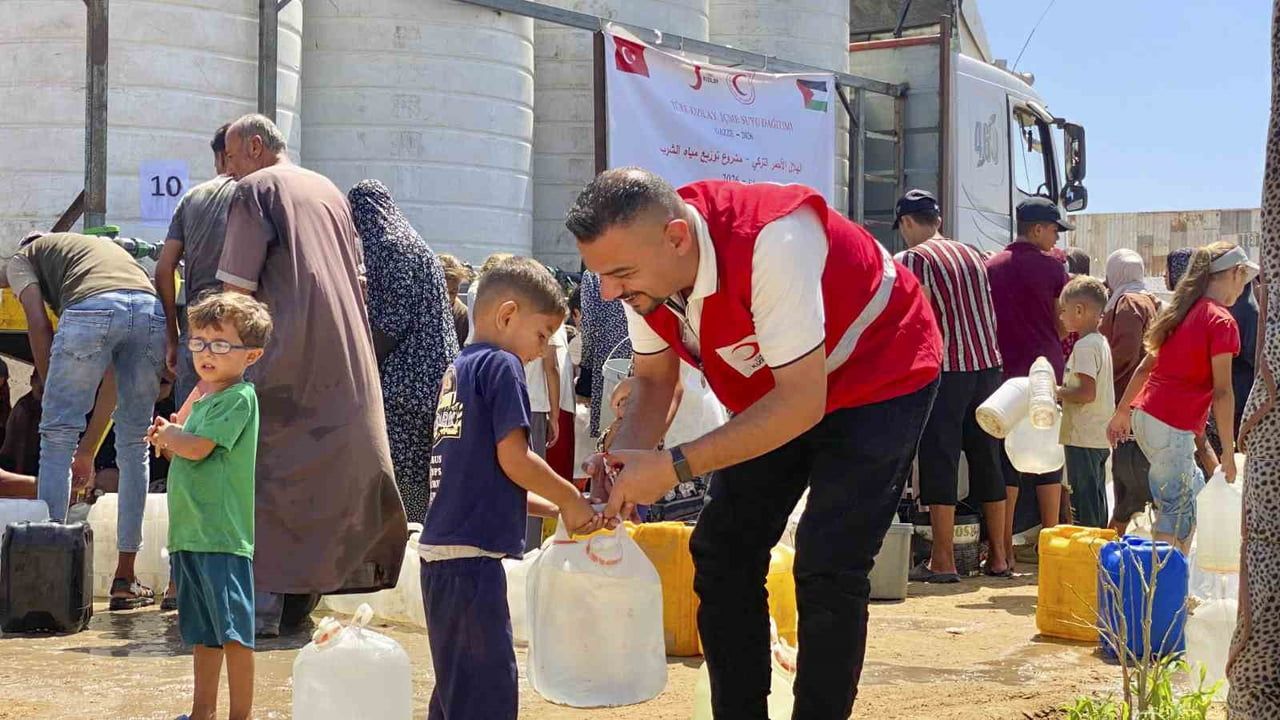 Gazze'de salgın riskine karşı su ve hijyen seferberliği