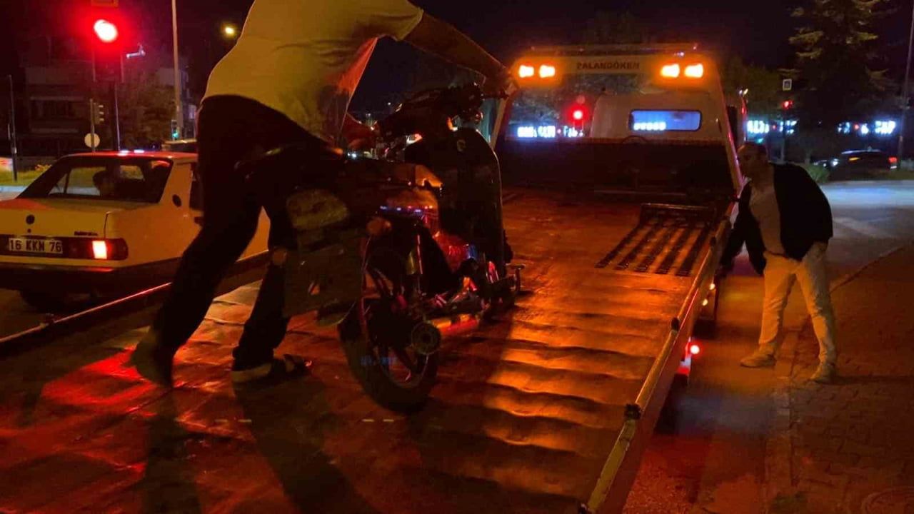 Gece motosiklet turu plakasız bitti: sürücüye yaklaşık 90 bin lira ceza