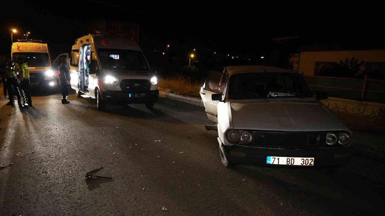 Gece yarısı çarpışma: Kırıkkale'de alkollü ve ehliyetsiz sürücünün yol açtığı kaza dört kişiyi yaraladı