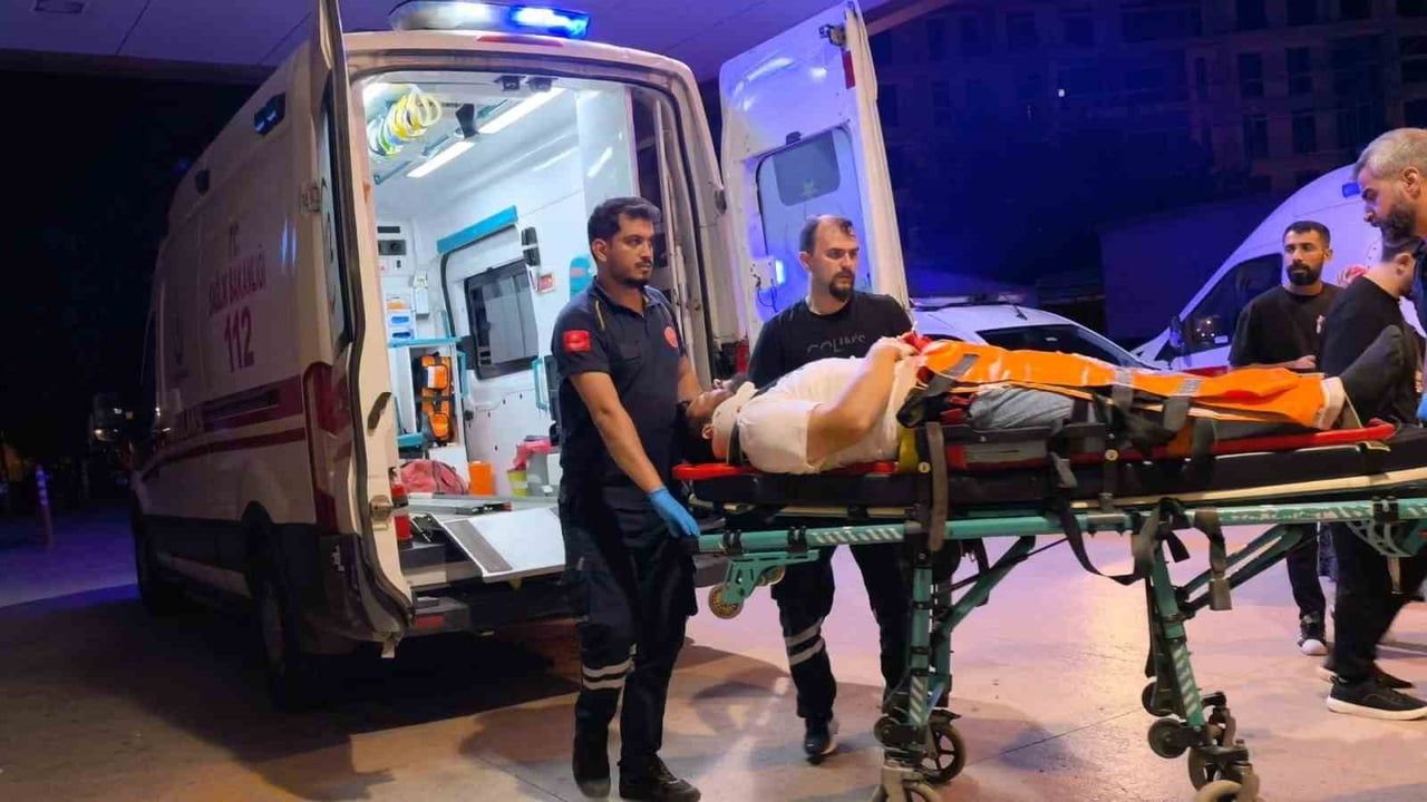 Gece yarısı kafa kafaya çarpışma: İnegöl kırsalında motosiklet sürücüsü ağır yaralandı