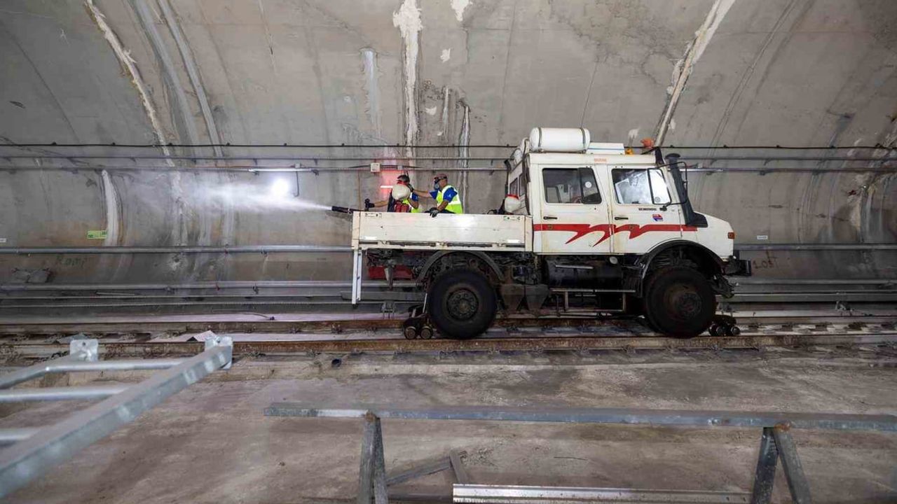Geceden önceye: metroda görünmeyen halk sağlığı nöbeti