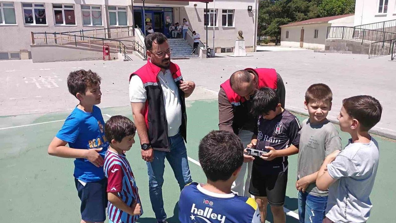 Geleceğin çiftçileri Bahçelievler İlkokulunda akıllı tarımı tanıdı