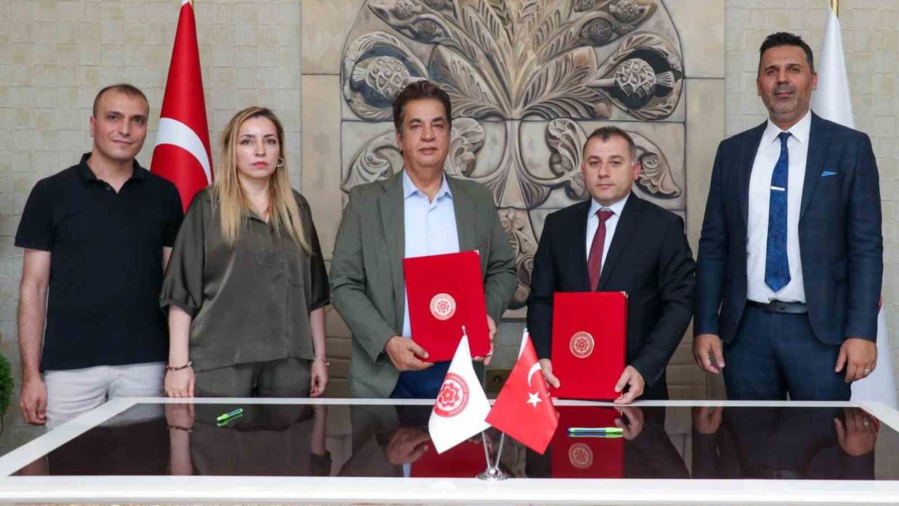 Geleceğin mühendislerine saha rehberi: ÇEDAŞ ve Sivas Cumhuriyet Üniversitesi'nden Kariyer Pusulam