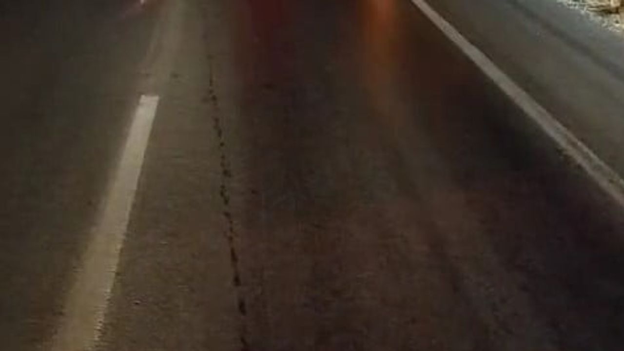 Gemlik-Orhangazi yolunda alevler içinde kalan lüks cip amatör kamerada