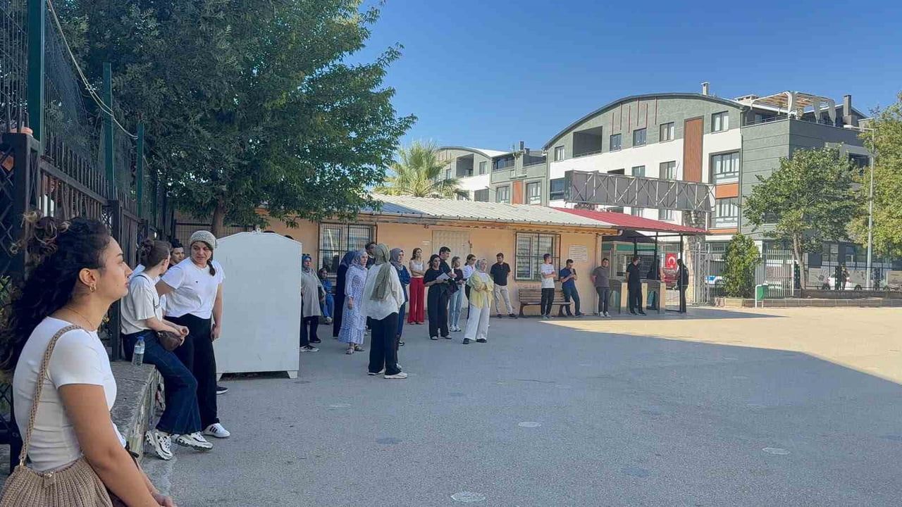 Gemlik ve Orhangazi adliyeleri için zabıt kâtibi adaylarının klavye sınavı sona erdi