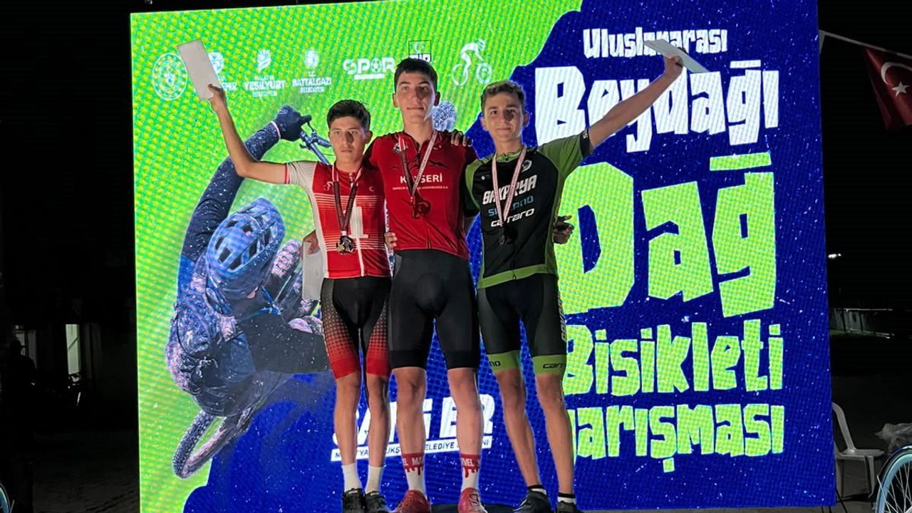 Genç pedallar Malatya'da kürsüye çıktı: Sakarya'dan 6 madalya