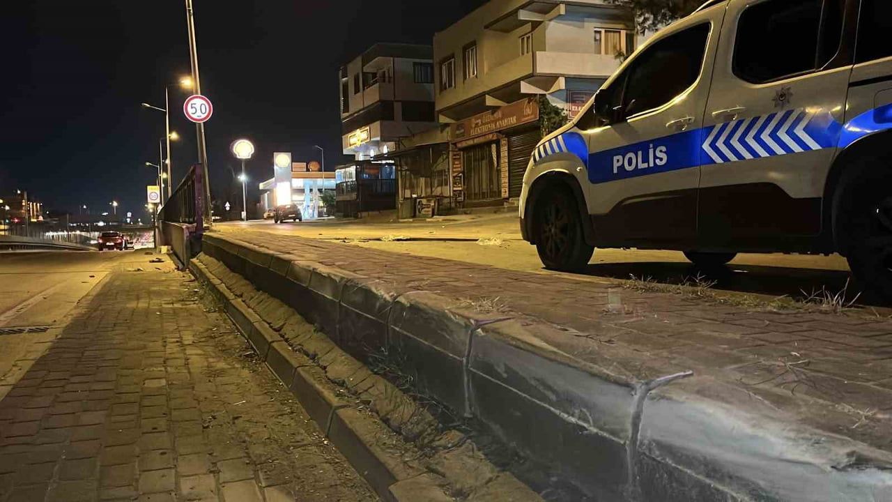 Genç sürücünün riskli manevrası can aldı, kaza anı araç kamerasında