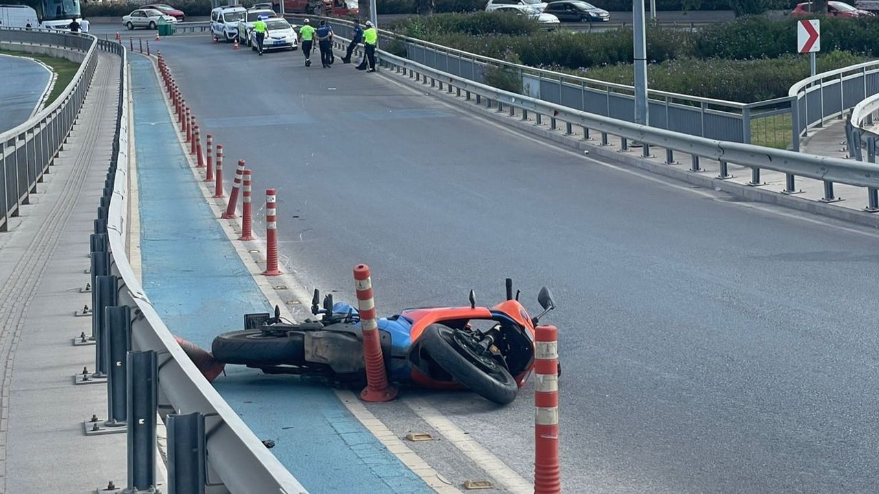 Genç sürücünün son virajı: Bayraklı'da motosiklet kazasında 20 yaşındaki kadın hayatını kaybetti