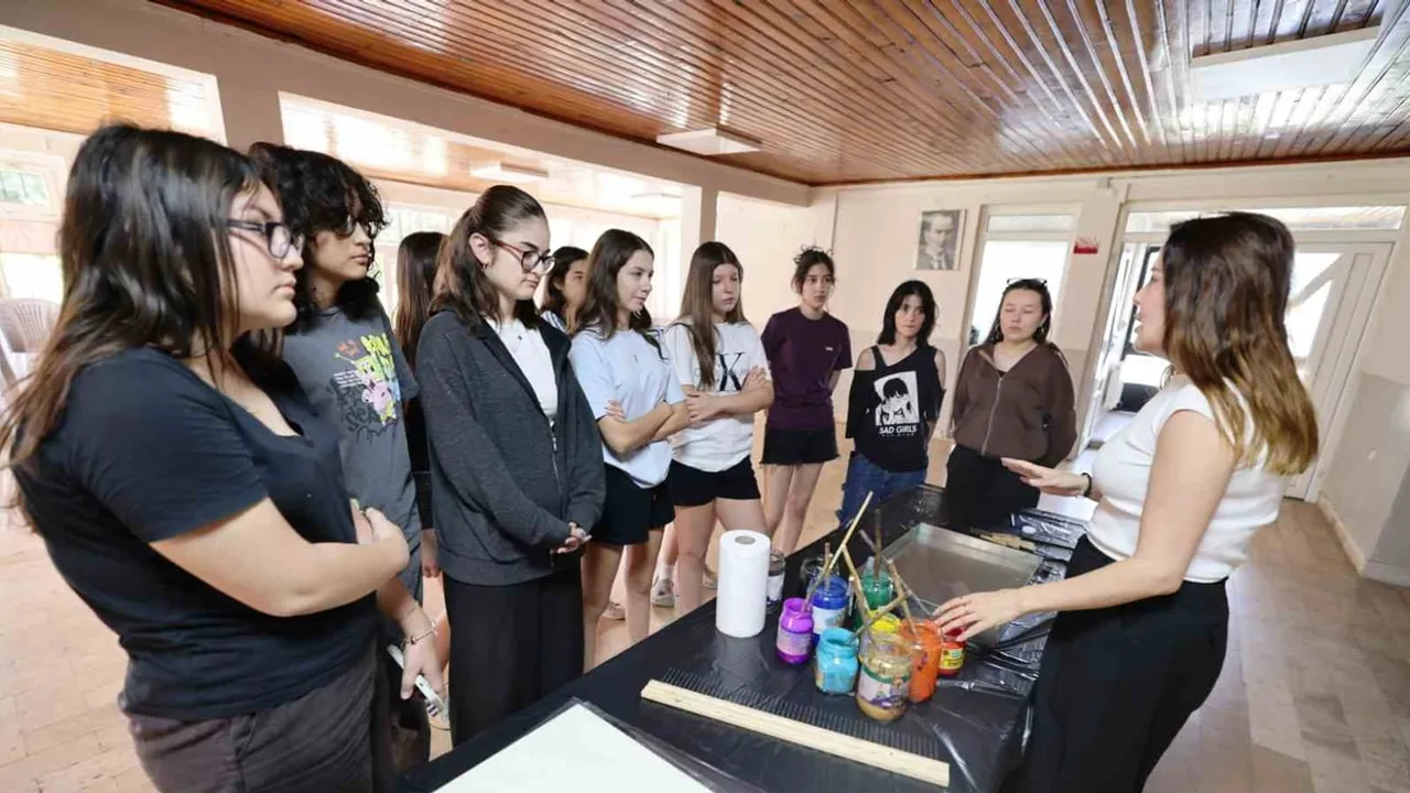 Gençler Cankurtaran'da doğa, sanat ve eğitimle dolu bir yaz yaşadı