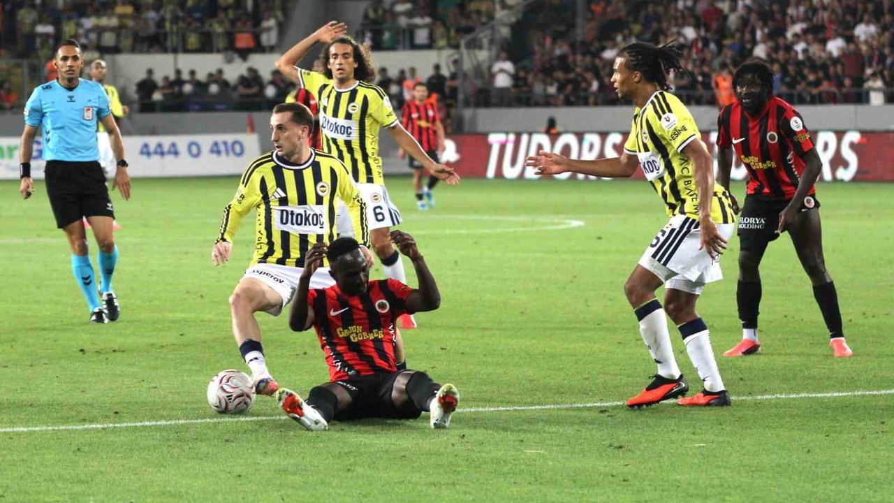 gençlerbirliği, fenerbahçe'yi 2-1 yenerek ilk haftada sürpriz yaptı