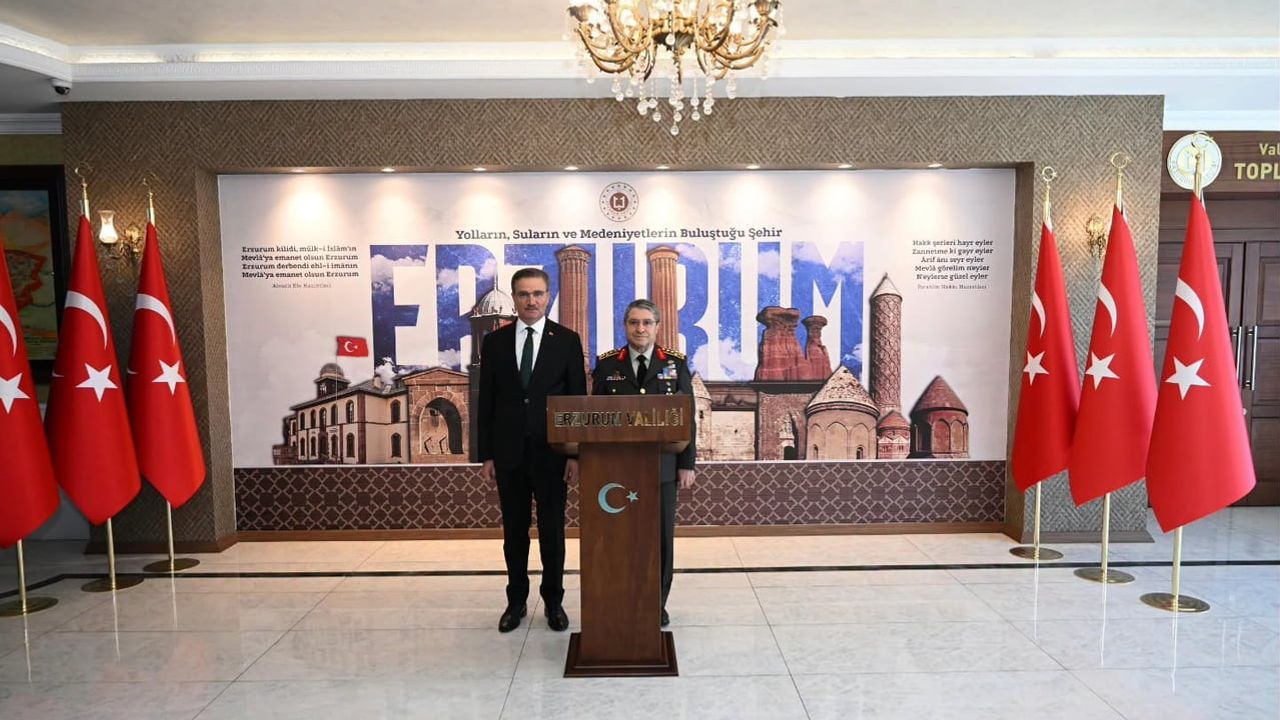 Genelkurmay başkanı Selçuk Bayraktaroğlu Erzurum'da çalışma ve durum değerlendirmesi yaptı