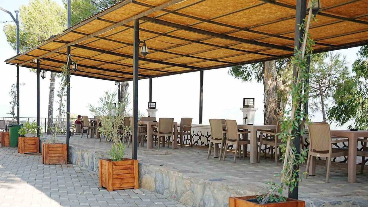 Germencik’te Mursallı Şahin Tepesi yaz akşamlarına serin bir alternatif sunuyor