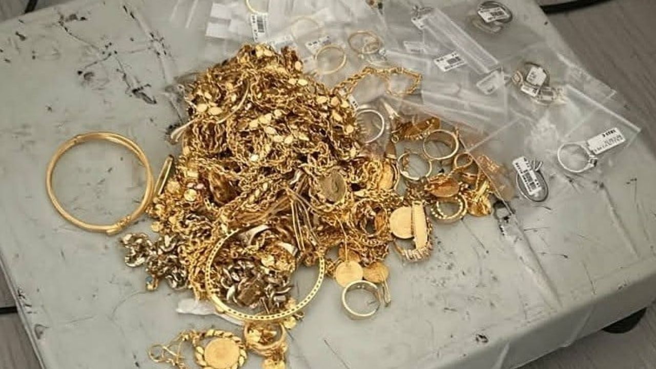 Girişte fark edilen yük: gurbetçi ailenin aracında 603,55 gram kaçak altın bulundu