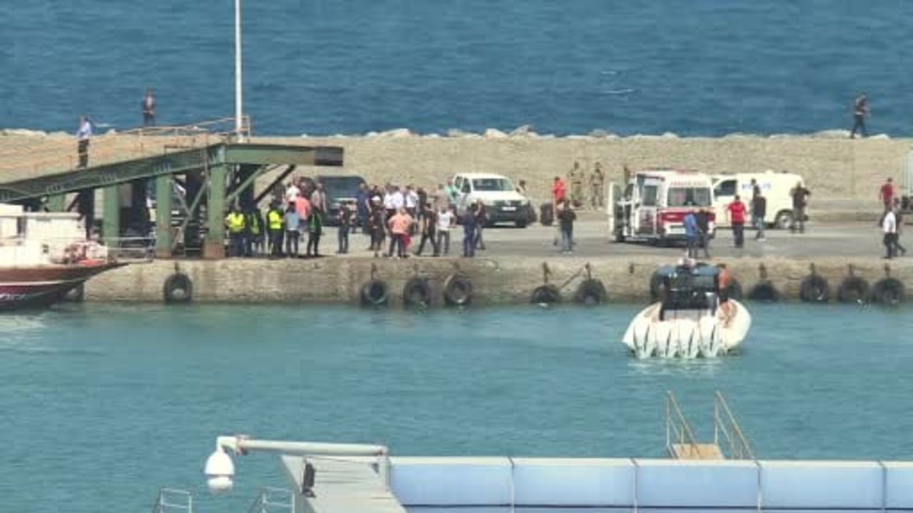girne'de katamaran kazasında arama-kurtarma çalışmaları sürüyor