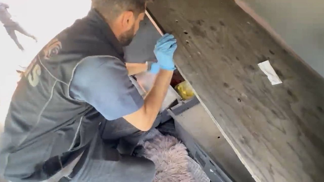 Gizli bölmede uyuşturucu ağı: tırda 7 kilo metamfetamin çıktı