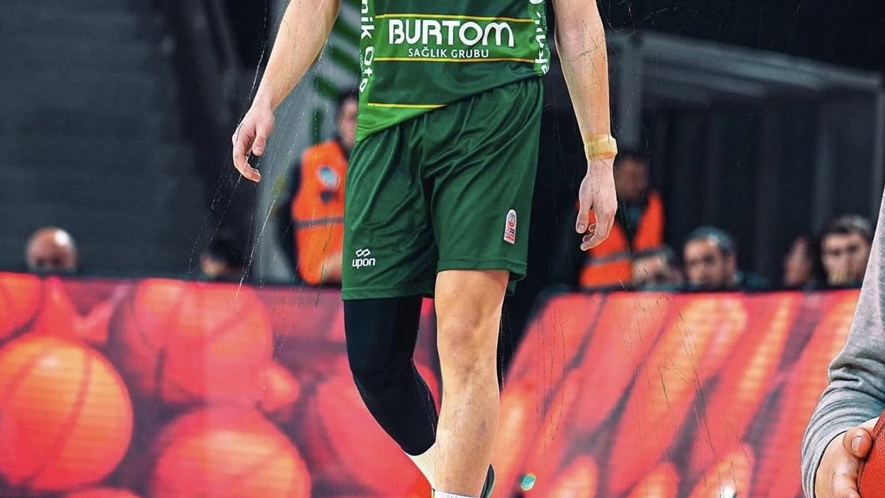 Glint Körfez Basket Berk Can Akın'la gençleşti