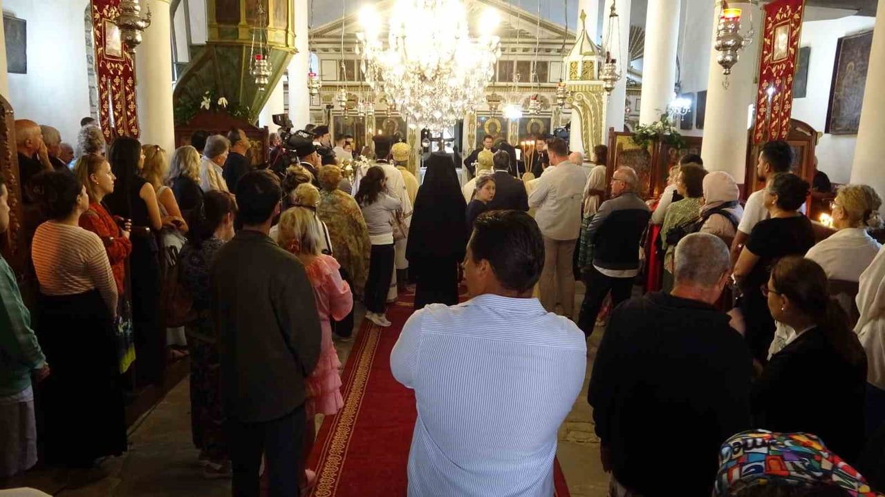 Gökçeada'da birlik mesajı veren Meryem Ana ayini