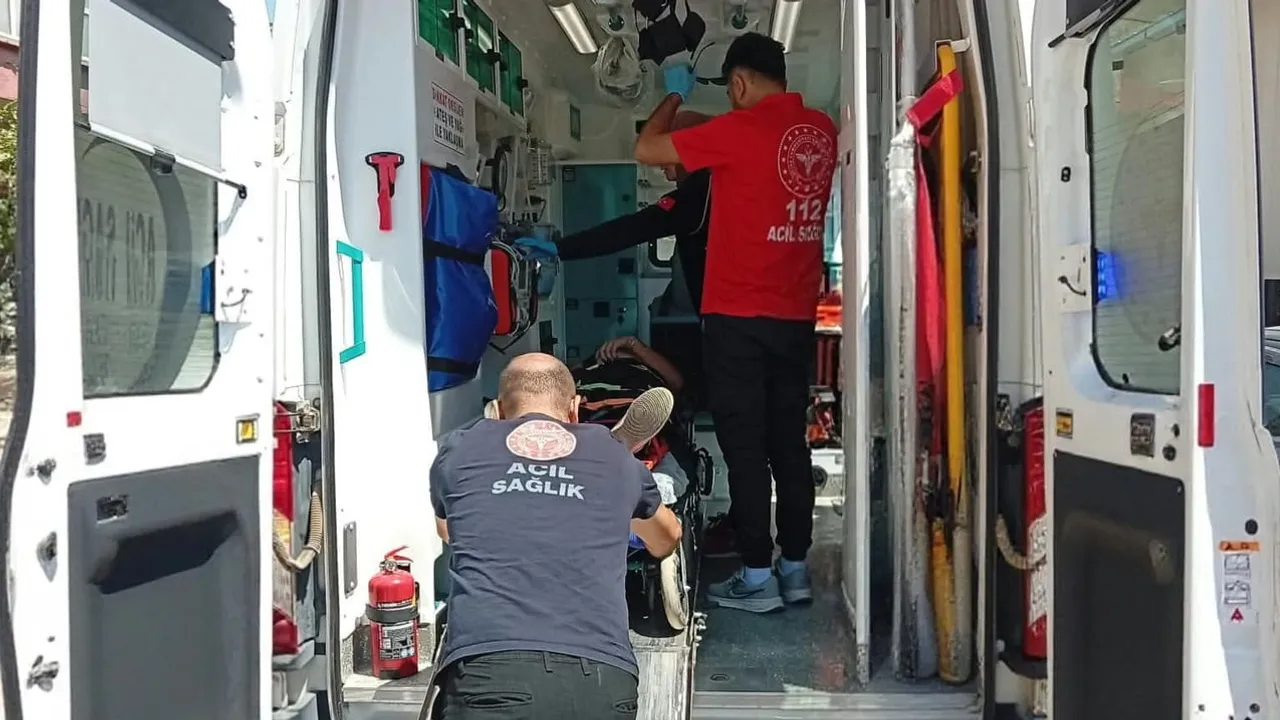 Gölbaşı karayolunda kontrol kaybı taklaya dönüştü: iki kişi yaralandı