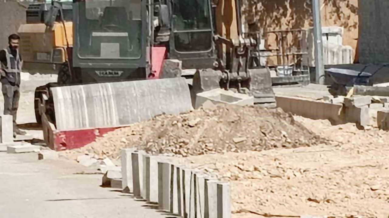 Gölbaşı'nda yol çalışmasında işçi silindirle çarpıştı