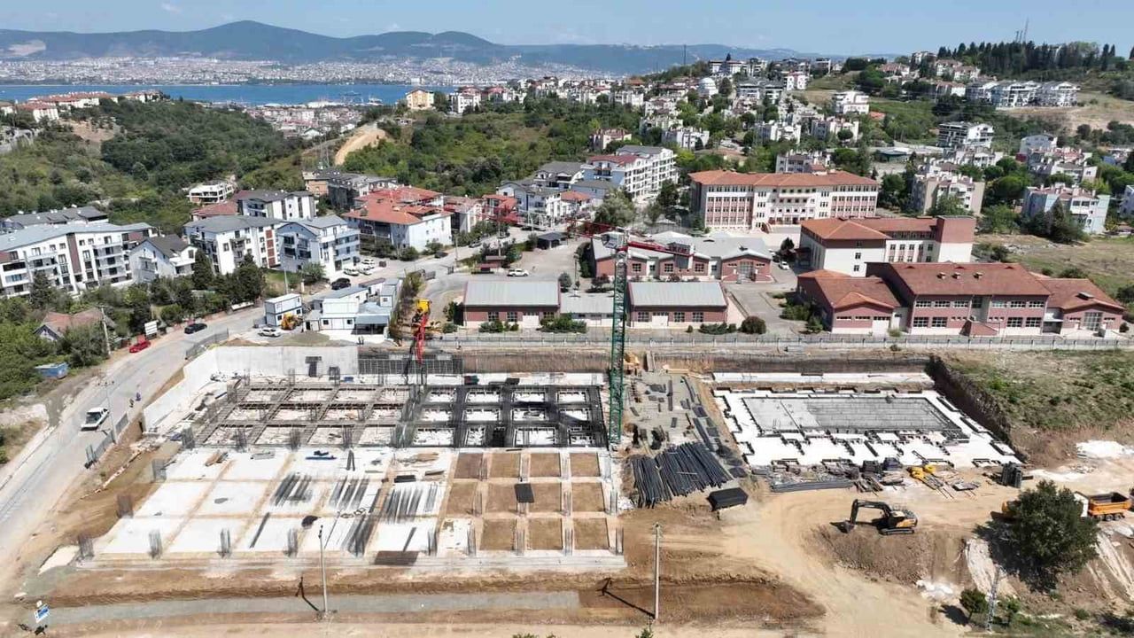 Gölcük'e ikinci kapalı havuz ve çok amaçlı spor kompleksi geliyor