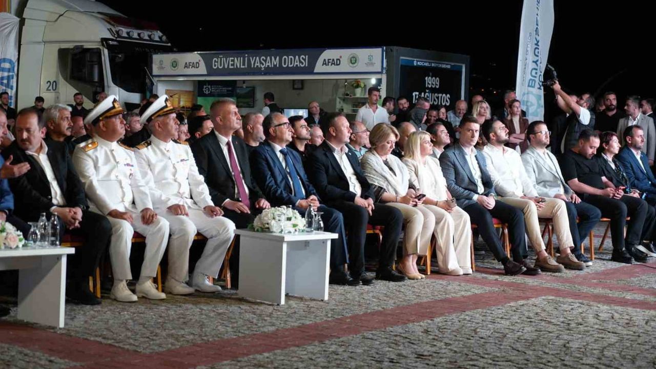 Gölcük’te 17 ağustos anmasında kentsel dönüşüm ve hazırlık çağrısı