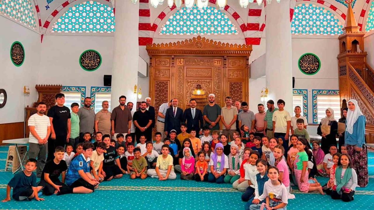 Gölpazarı'nda gençler ödüllü dini bilgi yarışmasında ter döktü